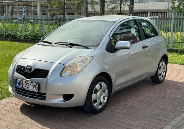 mazowieckie Toyota Yaris cena 9700 przebieg: 305000, rok produkcji 2006 z Połaniec